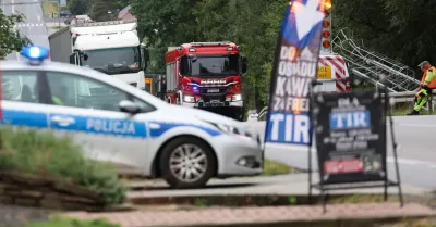 Małopolskie: przejście graniczne w Chyżnem ponownie przejezdne po wypadku ciężarówki