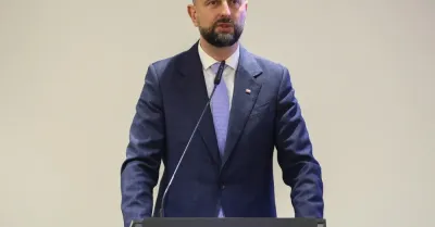 Szef MON: współdziałanie ws. amerykańskiej bazy między rządem, parlamentem i prezydentem – konieczne